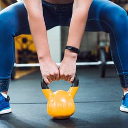 Kettlebell TITAN LIFE 10kg, lilla