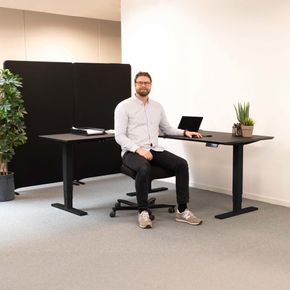 Hjørne hæve sænkebord 180x180 - Corporate